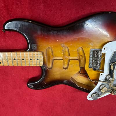 Fender Stratocaster with tremolo, left handed 1959 - 3-color sunburst image 5