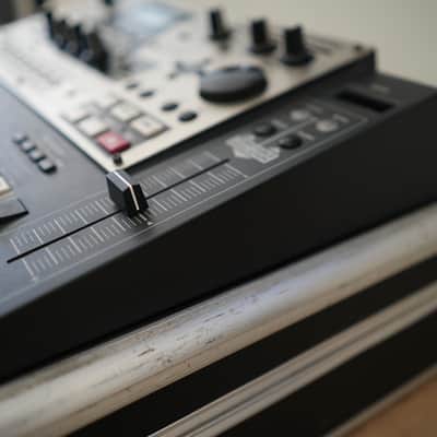 Roland MC-307 - REFURBISHED (+flightcase, new cables) image 3