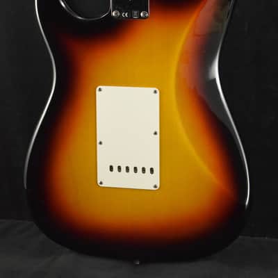 Mint Fender Custom Shop 1968 Stratocaster DLX Closet Classic 3-Color Sunburst image 9