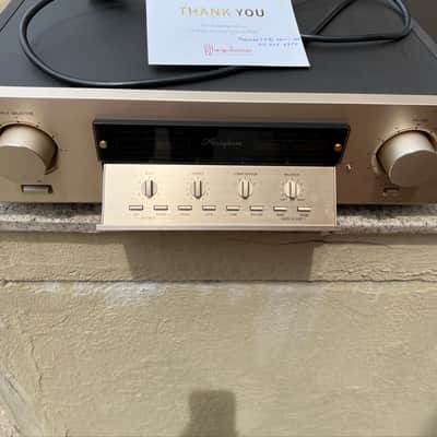 ACCUPHASE DC330 PREAMPLIFIER HIFI DC330 2005 - Gold image 2