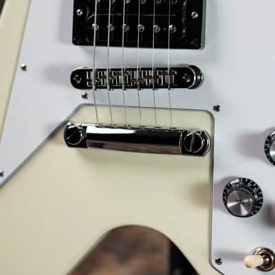 Gibson '70s Flying V Electric Guitar - Classic White with Hardshell Case image 11