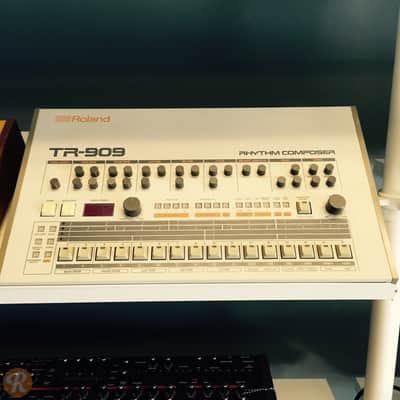 Roland TR-909 Rhythm Composer Drum Machine | Reverb