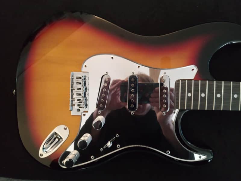 ~Cashified~ Indio Strat-Style w/Deluxe Gig-Bag image 1