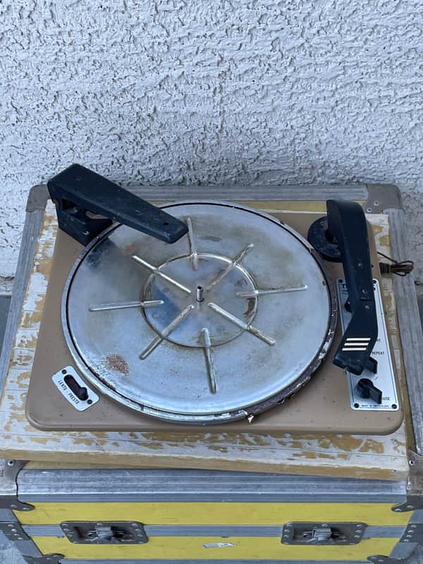 Vintage Thorens Concert Cd-40 Stereo Turntable For Parts Or Repair image 1