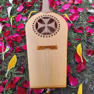 Georgian folk music instrument Panduri | String instrument Panduri | ფანდური | Fanduri image 3