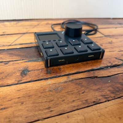 Intech Studio VSN1 Series 3 Left MIDI Controller LCD Screen Jog Wheel Key Switches image 6