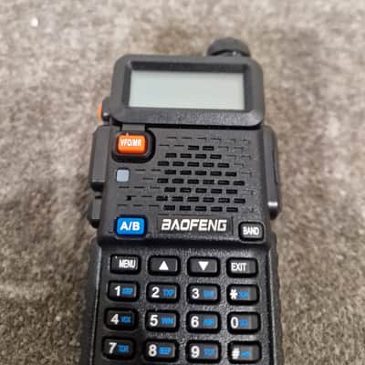 Baofeng UV-5R Black Receiver - Like New w/ Original Box & charging port, Antennae image 12