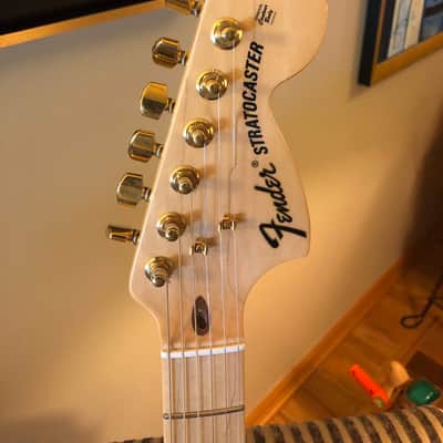 Fender Stratocaster 2012 - Candy Apple Red image 4