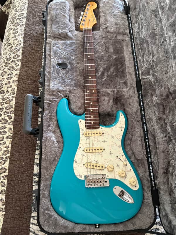 Fender American Professional II Stratocaster with Rosewood Fretboard 2020 - Present - Miami Blue