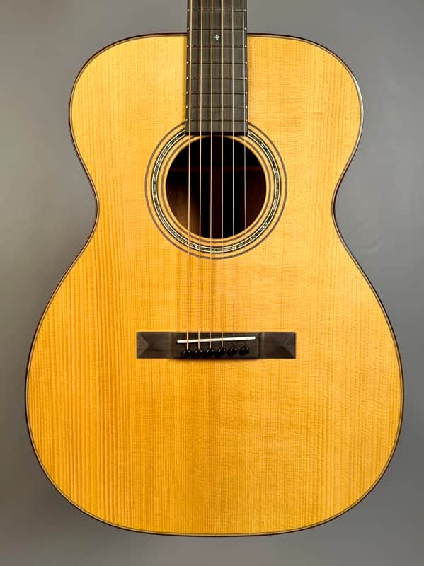 Martin Custom Shop 14-Fret 00 'Deep Body' Adirondack & Koa image 1