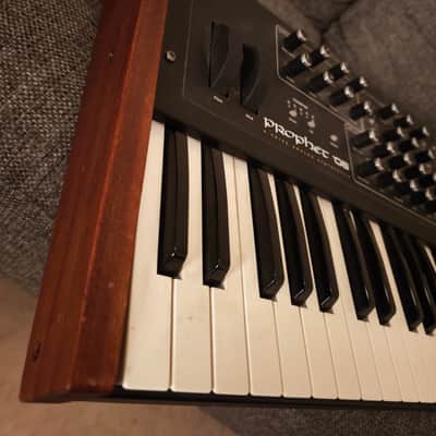 Dave Smith Instruments Prophet 08 PE 61-Key 8-Voice Polyphonic Synthesizer 2009 - 2015 - Black with Wood Sides image 3