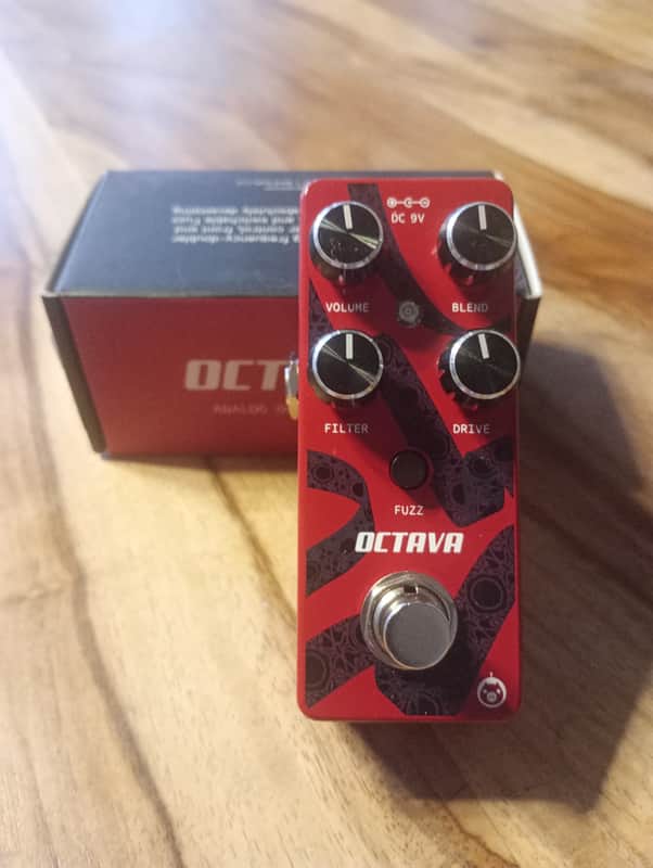 Pigtronix Octava Micro Octave Fuzz 2010s - Red Bild 1