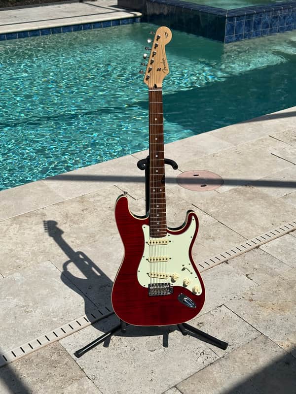 Fender FSR Japan Aerodyne Stratocaster 2018 - Crimson Red