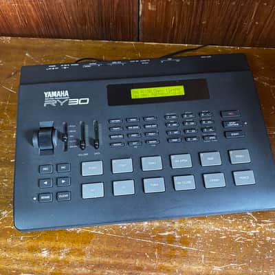 Yamaha RY30 RHYTHM PROGRAMMER Drum Machine w/ power supply New Internal Battery
