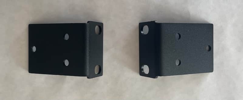 Roland Fantom XR Supporting Rackmount Ears - black powder finish - B - Stock image 1