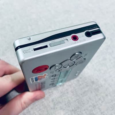 SONY WM-GX674 Walkman Cassette Player, Near Mint Silver ! Working ! image 3