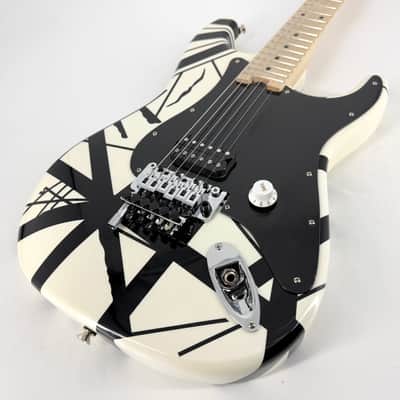 Immagine 2021 EVH Striped Series – Black & White - 2
