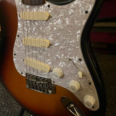 Fender Stratocaster 2004 - Burst image 3
