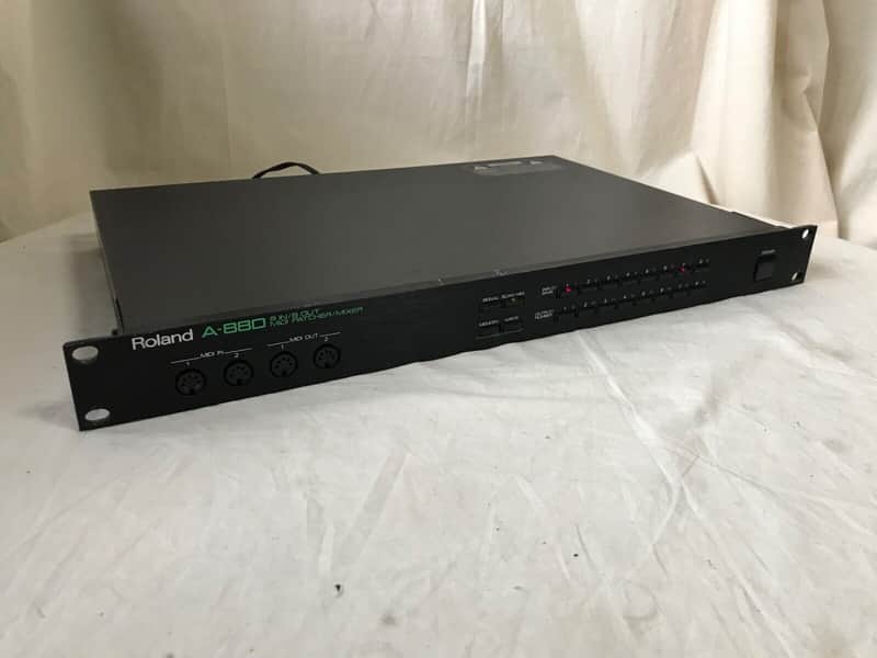 Roland A-880 8 IN/8 OUT MIDI PATCHER / MIXER Midi PatchBay Rack