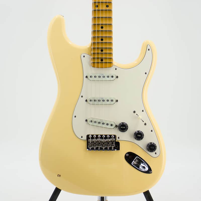 Used Fender Yngwie Malmsteen Stratocaster Vintage White Electric Guitar w/OHSC