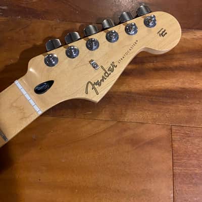 2022 Fender Player Strat Maple Neck Stratocaster Tuners 9.5" Radius Medium Jumbo image 1