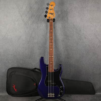 Fender Mexican Standard Precision Bass - Midnight Blue - 2nd Hand image 2