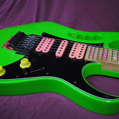 Ibanez JEM777-LG Steve Vai Signature with Edge Tremolo 1987 - 1988 - Loch Ness Green image 4
