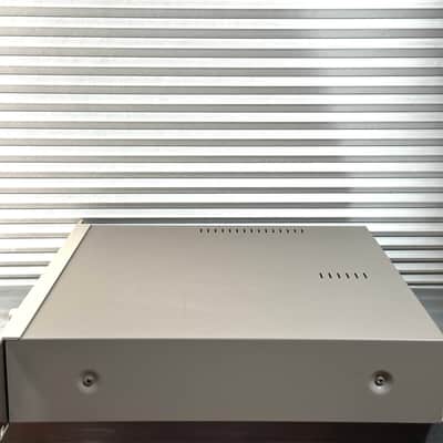 Akai S3000XL MIDI Stereo Digital Sampler 1996 - White image 2