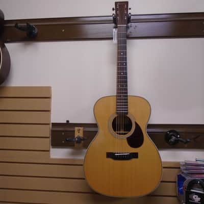Eastman  E8OM-TC w/hard case image 1