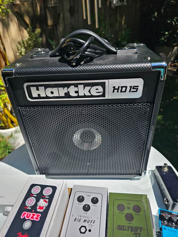 Hartke HD15 15-Watt 1x6.5" Bass Combo 2014 - Present - Black image 1