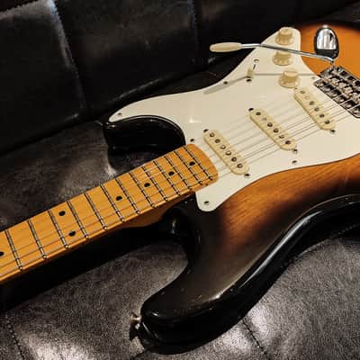 Fender Eric Johnson Stratocaster with Maple Fretboard - 2-Color Sunburst image 3
