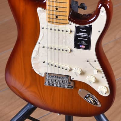 Fender American Professional II Stratocaster Sienna Sunburst image 3