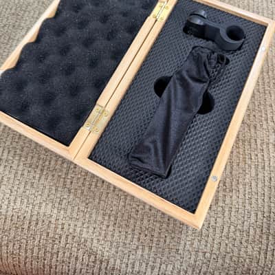 sE Electronics Voodoo VR1 Passive Ribbon Microphone 2021 - Present - Vintage Edition Green Hammered image 3