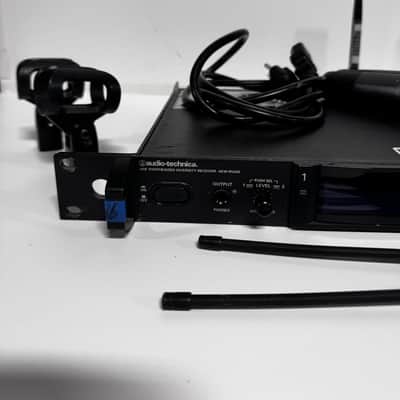 Audio-Technica 5000 Series Dual Wireless Microphone System – AEW-R5200 w/ 2 Handhelds – 541–566 MHz image 3