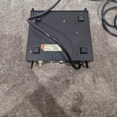FM Wireless System Receiver Audio Equipment - Wireless Connectivity, Durable Design - Very Good image 8