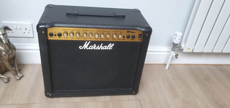 Marshall MG MG30DFX 2-Channel 30-Watt 1x10" Solid State Guitar Combo