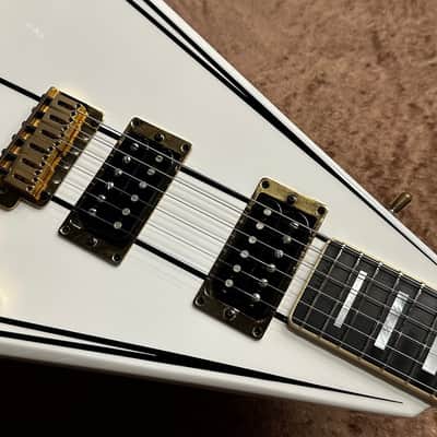 Jackson USA Randy Rhoads Tribute Edition Vintage Tremolo -White w/Blk Pin Stripe- [GSB019] image 5