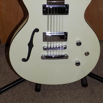 Daisy Rock Retro- H 12 String - White image 2