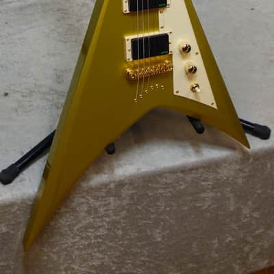 ESP LTD KH-V Kirk Hammett Signature Electric Guitar in Metallic Gold - MINT image 3