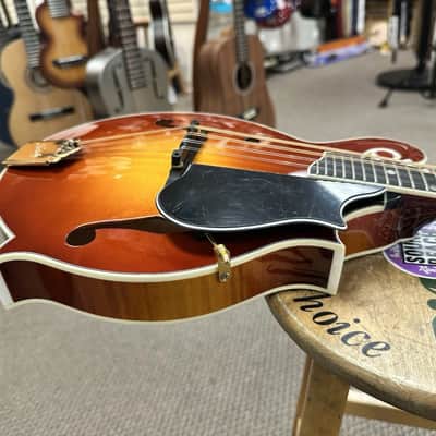 Kentucky KM-855 Artist F-Style Mandolin Amber Burst image 20