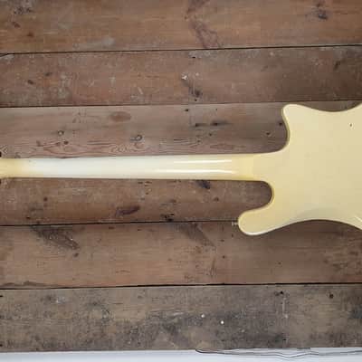 Guild B-302 1979 Left Handed 1979 - Cream image 5