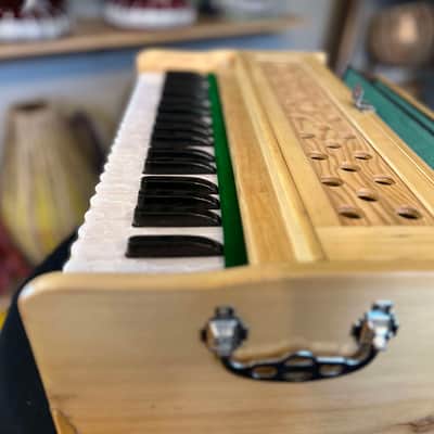 Aarohi S39 Harmonium image 3