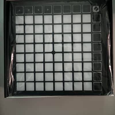 Novation Launchpad Mini MKIII Pad Controller 2019 - Present - Black image 1