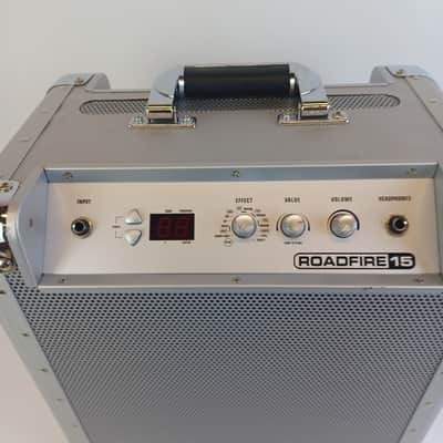 Alesis RoadFire 15 Battery-Operated Guitar Amplifier with DSP 15 Watts 1x8"Combo image 2