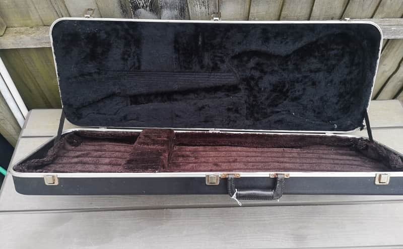 Fender Bullet / Musicmaster Electric Guitar Case 80s - will not fit a strat image 1