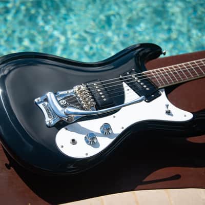 1990's Mosrite 1965 "The Ventures" Reissue "Excellent"- Made in Japan (KUROKUMO) - w Hard Case image 4