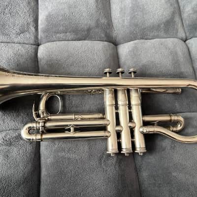 1909 Frank Holton “New Proportion” Cornet – Chicago Era – Couturier Model – Silver – Original Case & Mouthpieces image 14