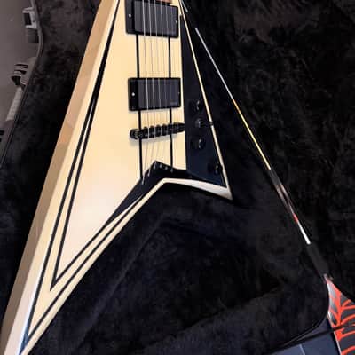 Jackson Pro Series RR5 Rhoads Ivory with Black Pinstripes HSC image 22