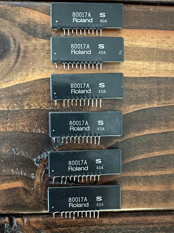 Roland Juno-106 (6) Original 80017A VCA / VCF Chips image 1