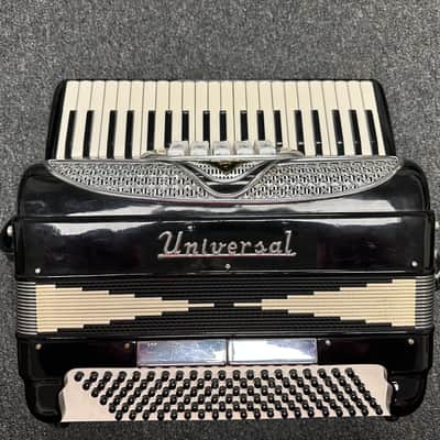 Universal - 120 Bass Ladies Size Accordion image 5